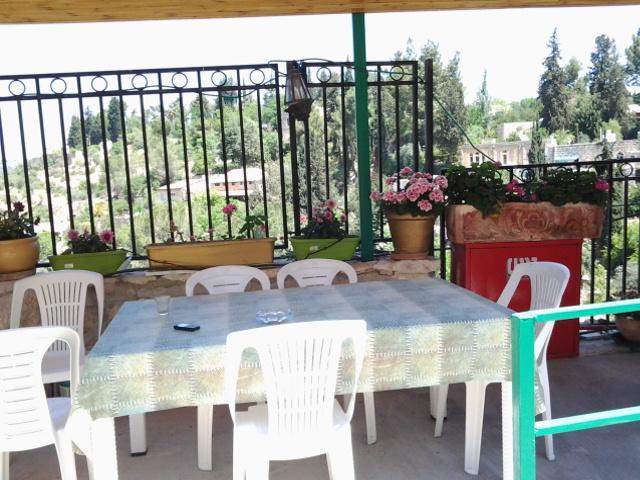 Rosary Sister Guest House Ein Karem Jerusalem Exteriör bild
